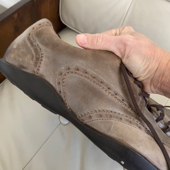 Harry’s of London taupe leather Oxford. Size 46